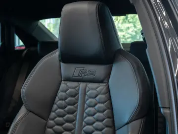 AUDI RS3 2.5 TFSI Lim. quattro RS-AGA KERAMIK-BREMSEN