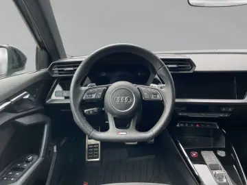 AUDI RS3 Limousine 2 5 TFSI qu Matrix Pano B&O Kamera