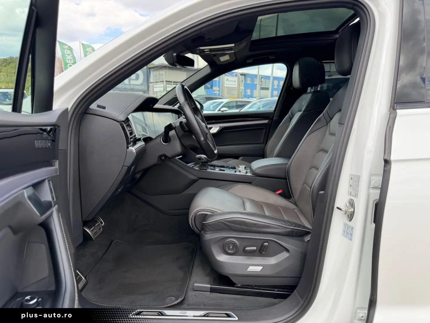 VW Touareg R-Line 4Motion Luftfahrwerk  Pano