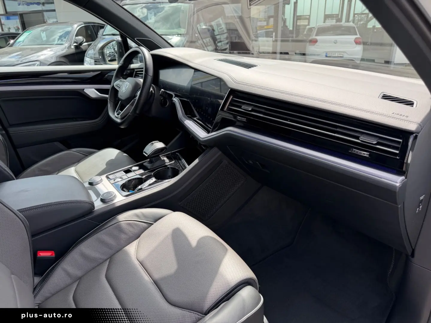 VW Touareg R-Line 4Motion Luftfahrwerk  Pano