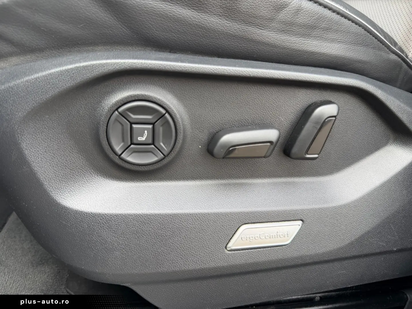 VW Touareg R-Line 4Motion Luftfahrwerk  Pano