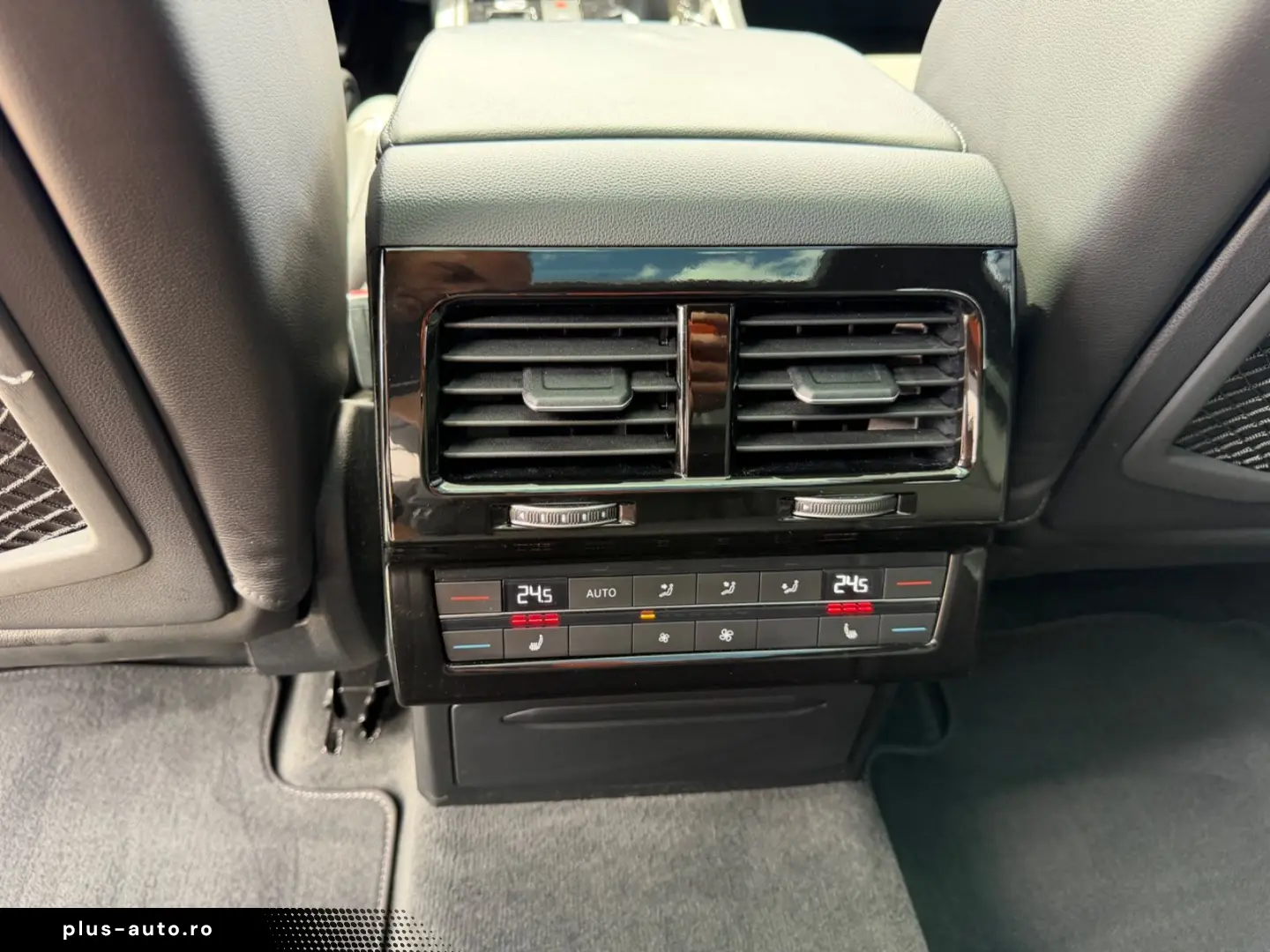 VW Touareg R-Line 4Motion Luftfahrwerk  Pano