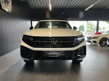 VW Touareg 3.0 TDI V6 4M R-Line AHK PANO HUD ACC 20