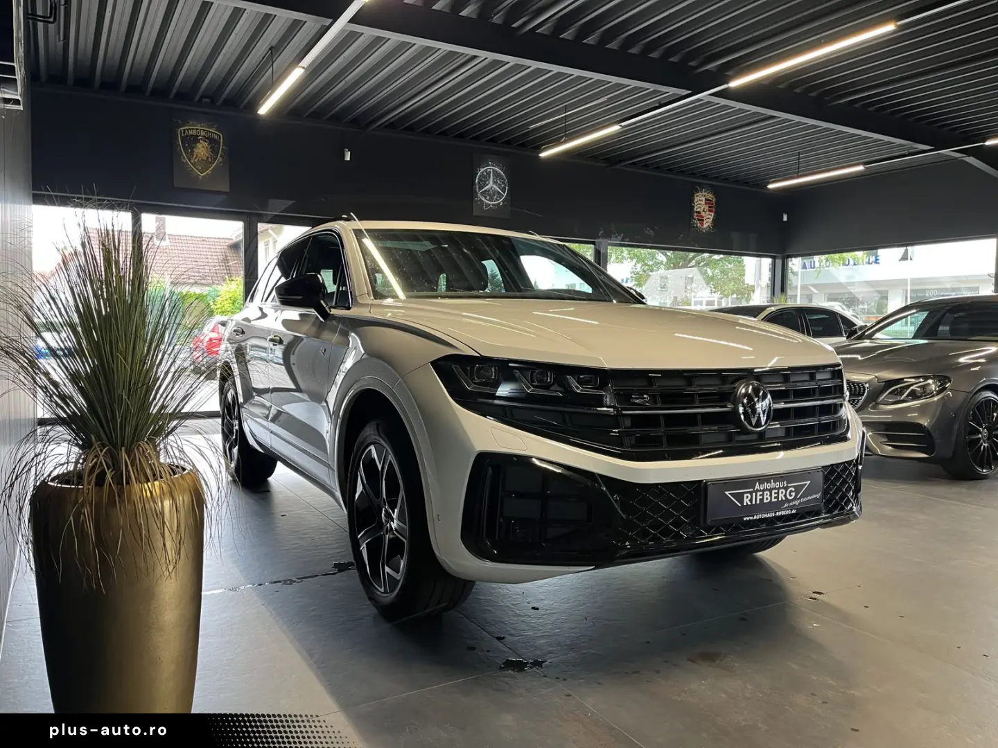VW Touareg 3.0 TDI V6 4M R-Line AHK PANO HUD ACC 20