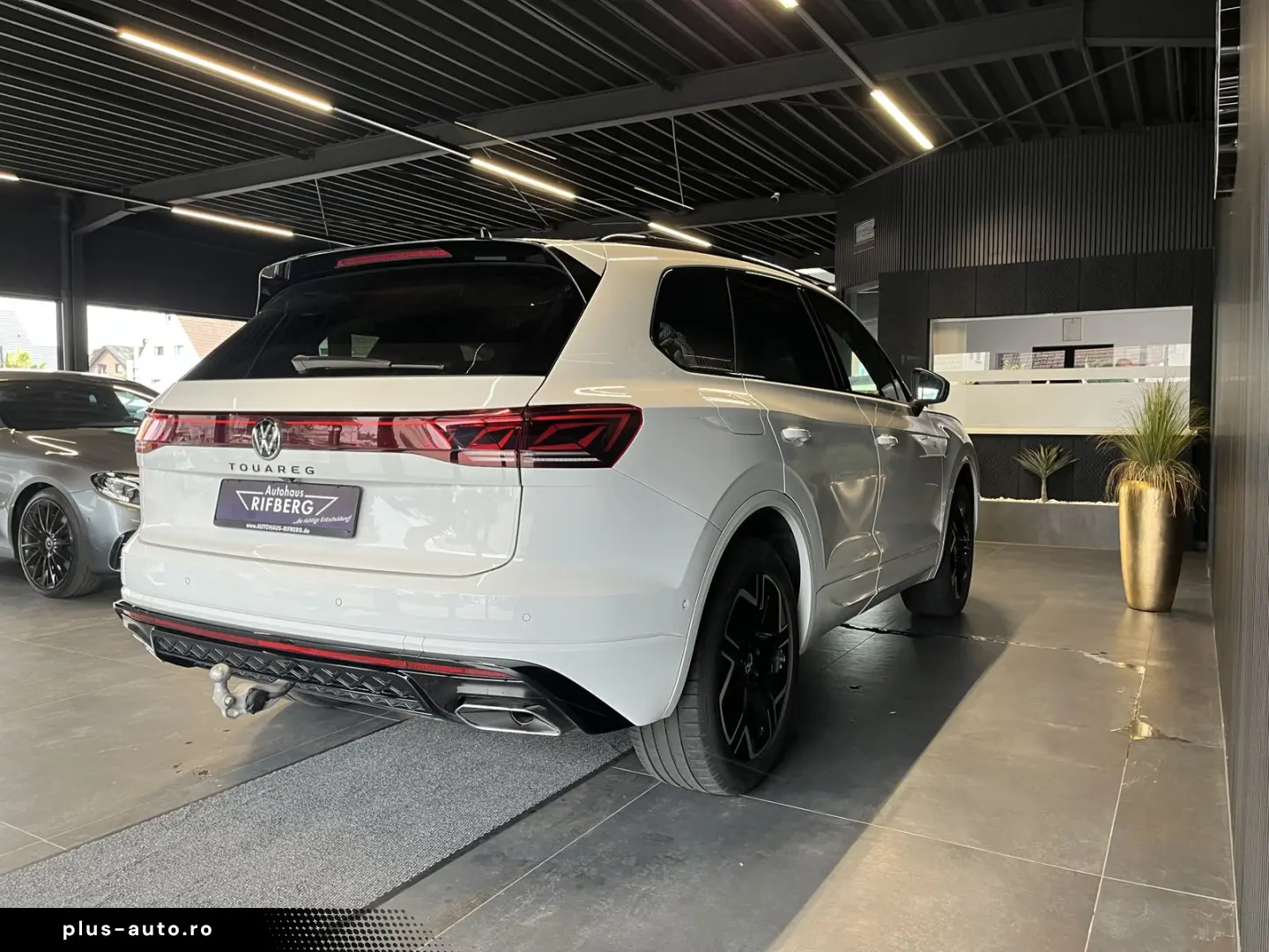 VW Touareg 3.0 TDI V6 4M R-Line AHK PANO HUD ACC 20