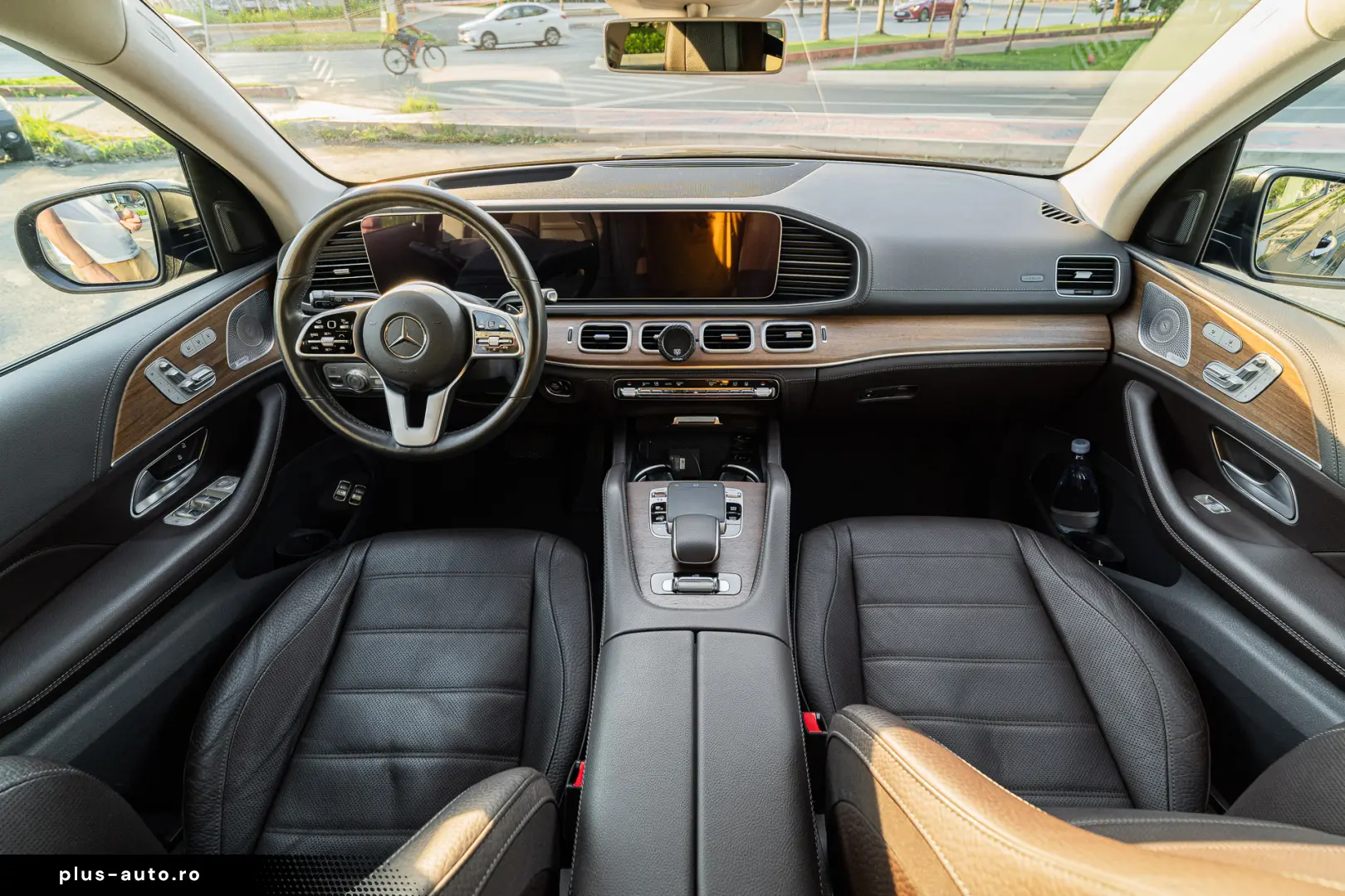 Mercedes-Benz GLE 400d intretinut foarte bine