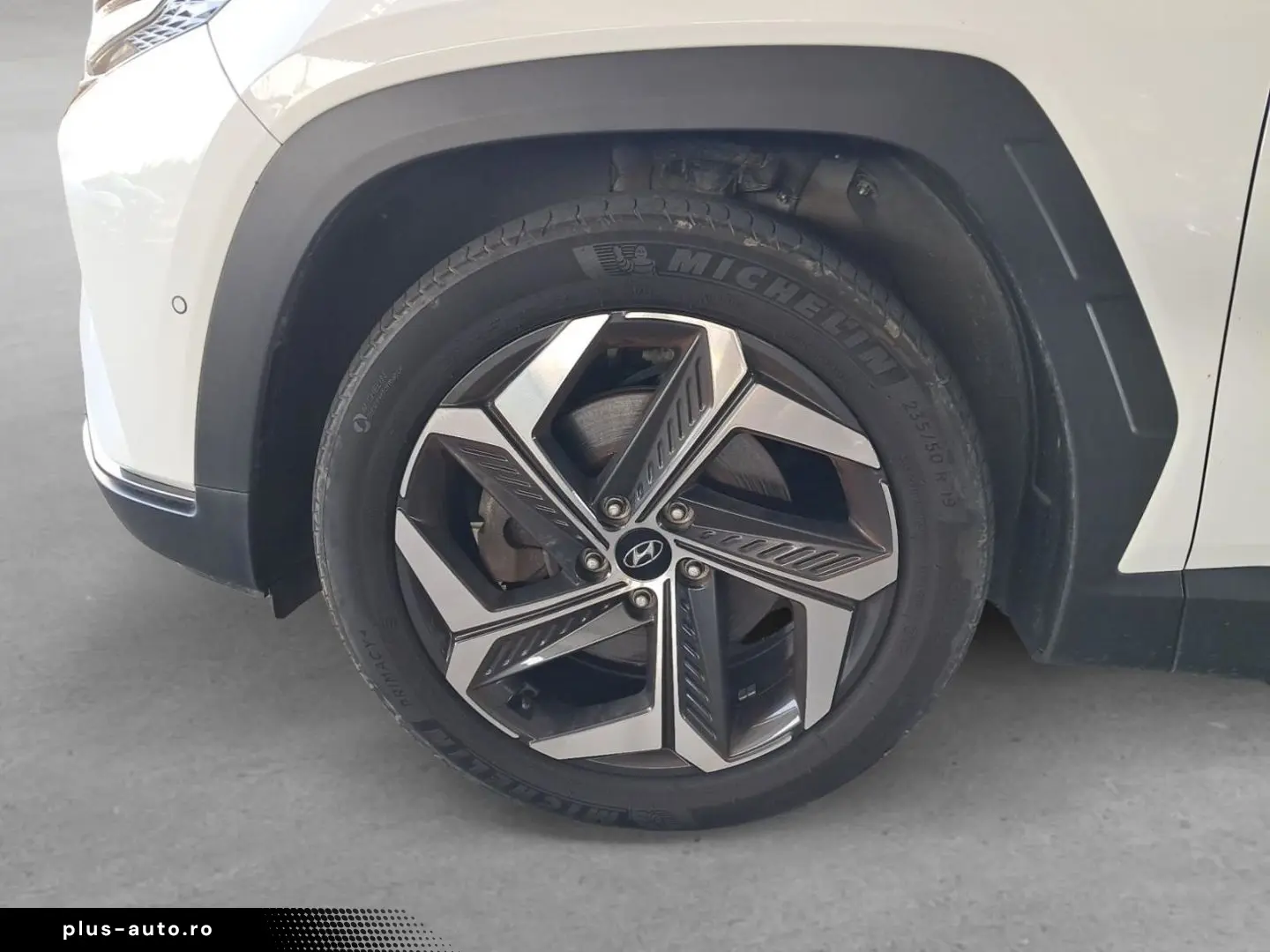 HYUNDAI Tucson 1.6T-GDI 4WD Aut.Prime LED PANO NAVI PDC