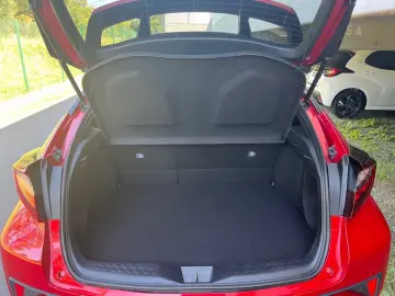 TOYOTA C-HR 1.8 Hybrid Team D KAMERA SHZ AHK