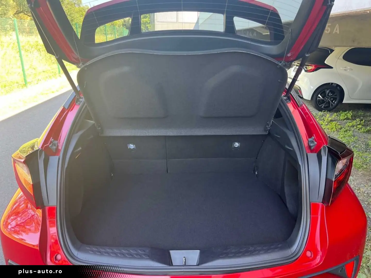 TOYOTA C-HR 1.8 Hybrid Team D KAMERA SHZ AHK