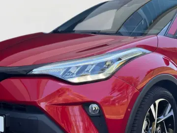 TOYOTA C-HR 1.8 Hybrid Team D KAMERA SHZ AHK