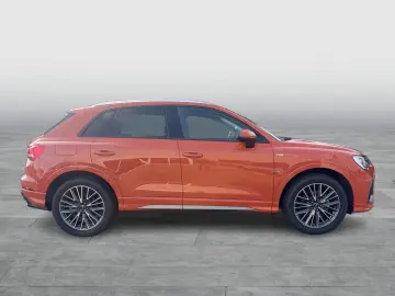AUDI Q3 35TFSI S line ACC AHK Navi  Kam 19Zoll