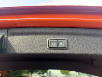 AUDI Q3 35TFSI S line ACC AHK Navi  Kam 19Zoll