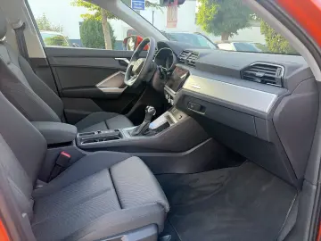 AUDI Q3 35TFSI S line ACC AHK Navi  Kam 19Zoll