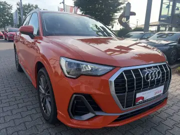 AUDI Q3 35TFSI S line ACC AHK Navi  Kam 19Zoll