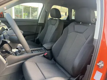AUDI Q3 35TFSI S line ACC AHK Navi  Kam 19Zoll