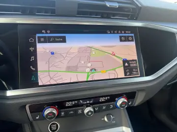AUDI Q3 35TFSI S line ACC AHK Navi  Kam 19Zoll