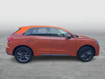 AUDI Q3 35TFSI S line ACC AHK Navi  Kam 19Zoll