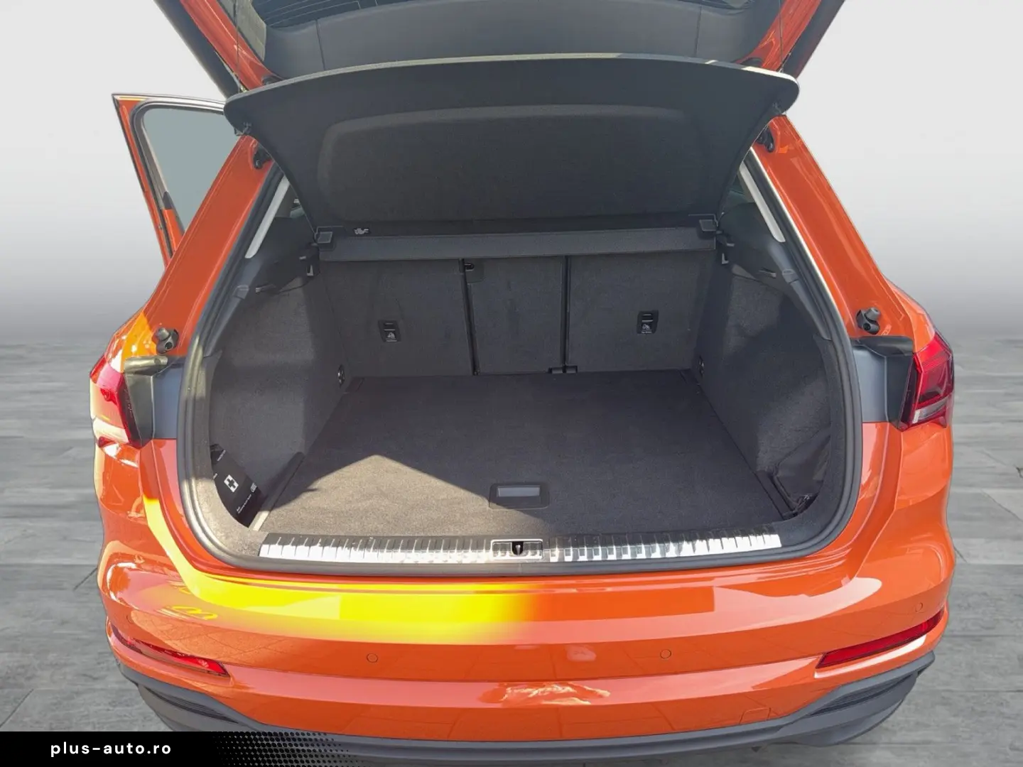 AUDI Q3 35TFSI S line ACC AHK Navi  Kam 19Zoll