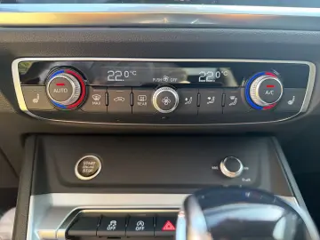 AUDI Q3 35TFSI S line ACC AHK Navi  Kam 19Zoll