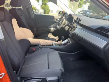 AUDI Q3 35TFSI S line ACC AHK Navi  Kam 19Zoll