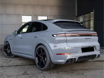 Porsche Cayenne S E-Hybrid Coupe Black Edition