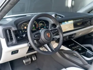 Porsche Cayenne S E-Hybrid Coupe Black Edition