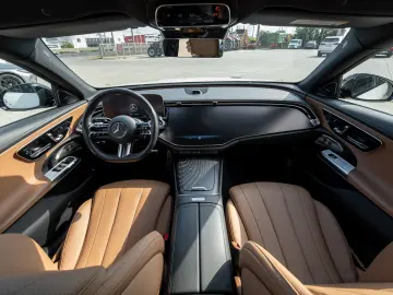 Mercedes-Benz E 450 4MATIC Superscreen Burmester 4D AIRMATIC