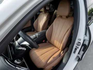 Mercedes-Benz E 450 4MATIC Superscreen Burmester 4D AIRMATIC