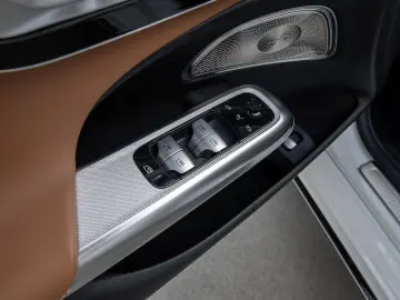 Mercedes-Benz E 450 4MATIC Superscreen Burmester 4D AIRMATIC