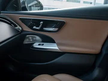 Mercedes-Benz E 450 4MATIC Superscreen Burmester 4D AIRMATIC