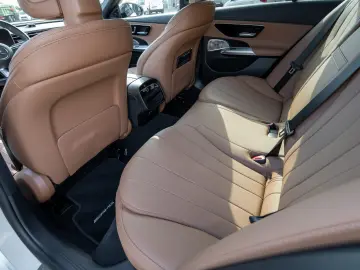 Mercedes-Benz E 450 4MATIC Superscreen Burmester 4D AIRMATIC