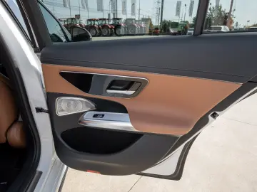 Mercedes-Benz E 450 4MATIC Superscreen Burmester 4D AIRMATIC