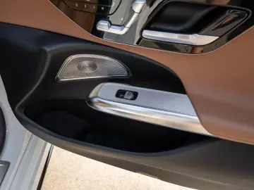Mercedes-Benz E 450 4MATIC Superscreen Burmester 4D AIRMATIC