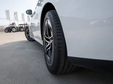 Mercedes-Benz E 450 4MATIC Superscreen Burmester 4D AIRMATIC