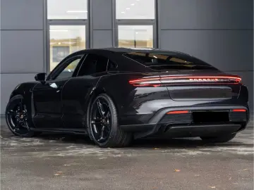 Porsche Taycan Black Edition Sport Chrono