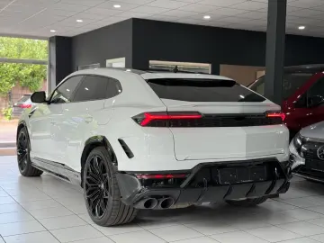 LAMBORGHINI Urus SE  PANO MASSAGE 360 B&O 3D 23  CARBON