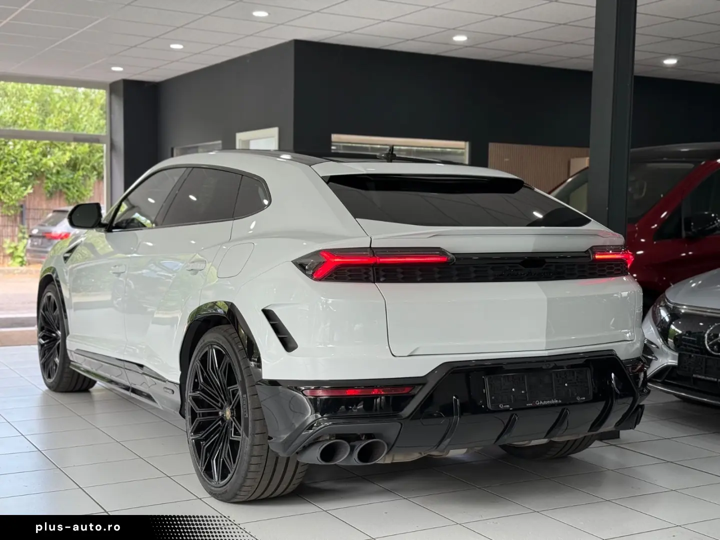 LAMBORGHINI Urus SE  PANO MASSAGE 360 B&O 3D 23  CARBON