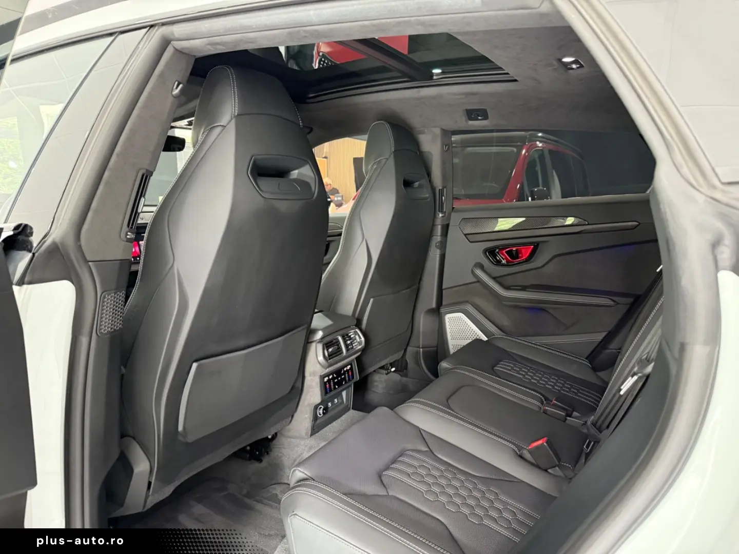 LAMBORGHINI Urus SE  PANO MASSAGE 360 B&O 3D 23  CARBON