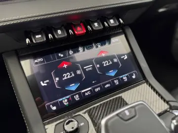 LAMBORGHINI Urus SE  PANO MASSAGE 360 B&O 3D 23  CARBON
