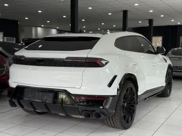 LAMBORGHINI Urus SE  PANO MASSAGE 360 B&O 3D 23  CARBON