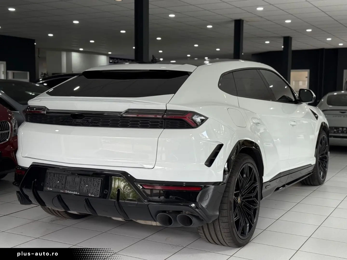 LAMBORGHINI Urus SE  PANO MASSAGE 360 B&O 3D 23  CARBON