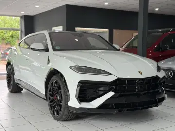 LAMBORGHINI Urus SE  PANO MASSAGE 360 B&O 3D 23  CARBON