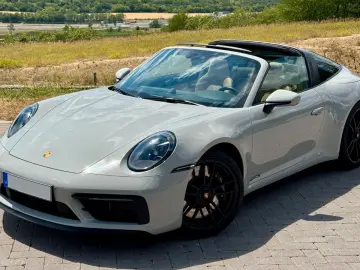 PORSCHE 911 Targa GTS   Bose   Lift   Sport Chrono   360