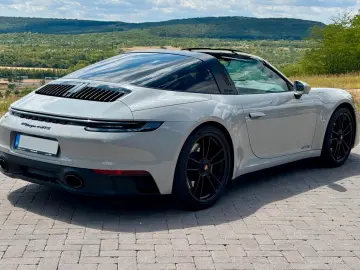 PORSCHE 911 Targa GTS   Bose   Lift   Sport Chrono   360