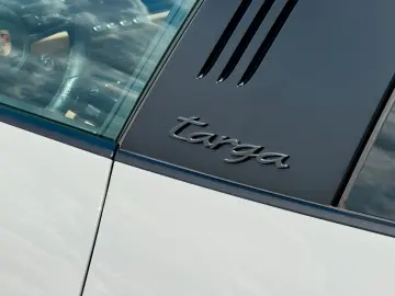 PORSCHE 911 Targa GTS   Bose   Lift   Sport Chrono   360