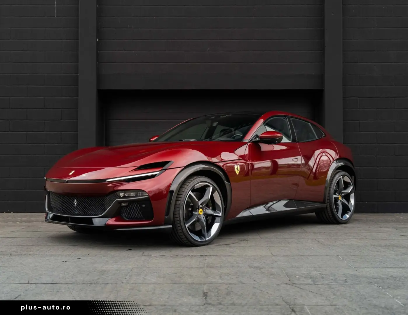FERRARI Purosangue  LIFT CARBON SPECIAL COLOUR PANO