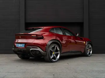 FERRARI Purosangue  LIFT CARBON SPECIAL COLOUR PANO