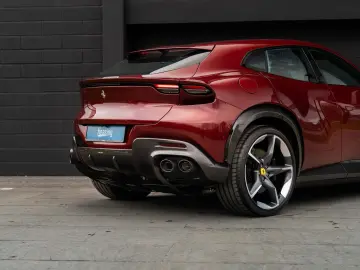 FERRARI Purosangue  LIFT CARBON SPECIAL COLOUR PANO