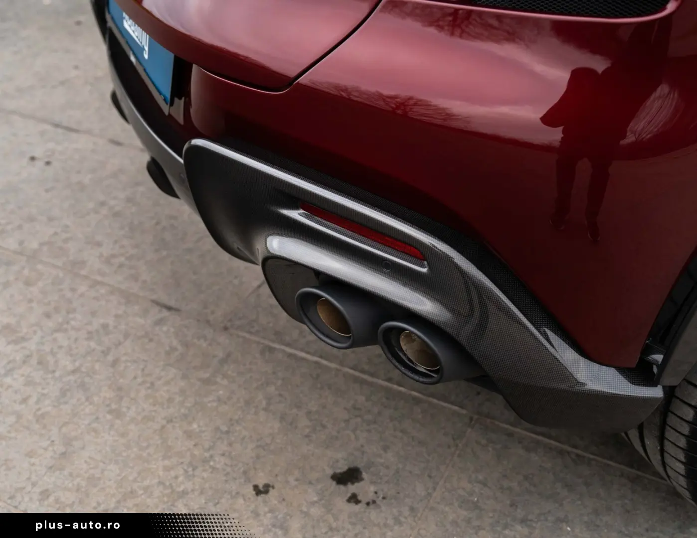 FERRARI Purosangue  LIFT CARBON SPECIAL COLOUR PANO