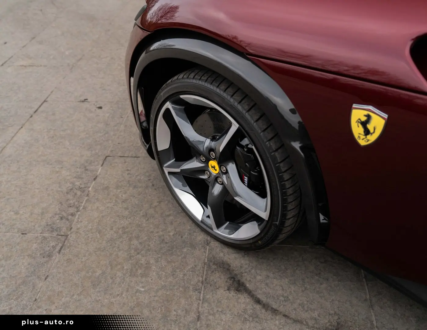 FERRARI Purosangue  LIFT CARBON SPECIAL COLOUR PANO